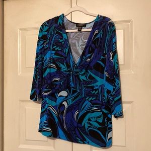 Cable & Gauge Woman top size 1X. Multi-colored. Good condition